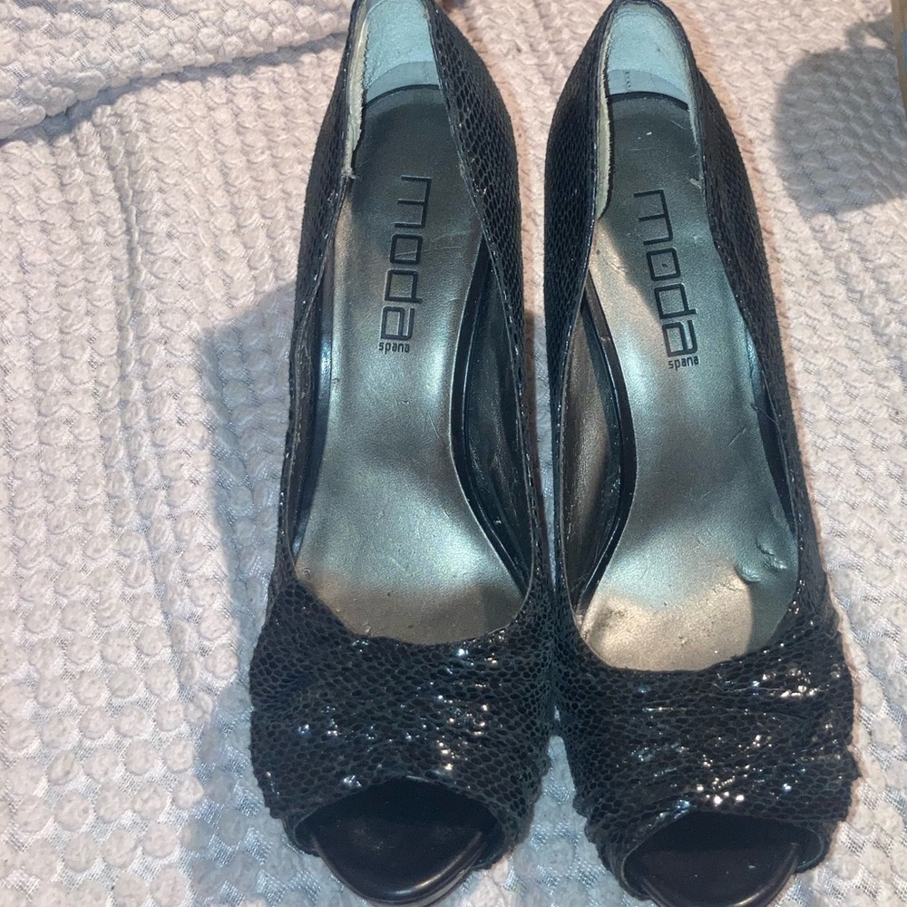 Open toe black heels